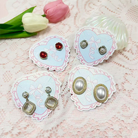 Autocollant personnalisé fait main, imprimé, en forme de cœur, style dentelle et sequins, avec nœud d'amour, en papier couché, finition mate vernie, pour étiquettes de prix
