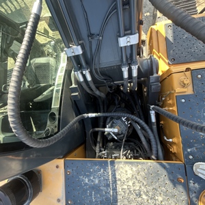 Pour excavatrice 320CL de 20 tonnes, fiabilité éprouvée, faible nombre d'heures, pour travaux de construction lourds avec pompe - Product Image 3