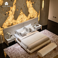 Ensemble de meubles de chambre à coucher de luxe, design italien, écologique, en bois massif, moderne, en cuir, design de créateur, tête de lit, lit queen size, lit king size