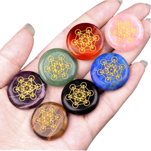Vente en gros de disques de pierres de guérison en cristal naturel de 25 mm, écologiques, motif cube de Metatron traditionnel, décoration personnalisée pour la maison - Product Image 1