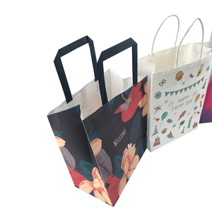 Sac en papier kraft blanc personnalisé avec poignée pour emballage cadeau, fabriqué à la machine - Product Image 3