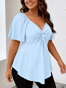 Chemisier Peplum Femme Grande Taille Bleu Clair Col V Torsadé Devant Manches Volantes Broderie Broderie Anglaise Ourlet Asymétrique - Product Image 4
