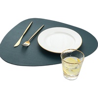 Approvisionnement d'usine en cuir PU montagnes russes anti-dérapant résistance à la chaleur napperon Logo personnalisé pour cuisine boisson tasse Table caboteur
