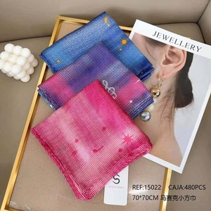 Foulard quadrato piccolo a mosaico 70x70cm con stampa alla moda per donna, accessorio - Product Image 1