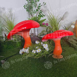 Lampe de jardin fantaisiste en forme de champignon pour une ambiance nocturne dans le jardin et des allées scéniques - Product Image 6