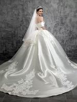 Robe de mariée sirène en satin à épaules dénudées avec dos illusion, appliques florales en dentelle pailletée, robe de bal, lavable