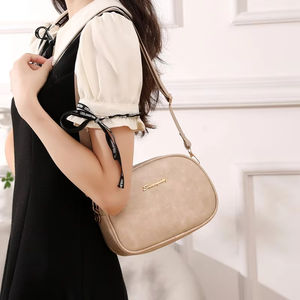 Sac messager vintage polyvalent pour femme, design unique et spacieux en PU, style tendance, qualité garantie - Product Image 4