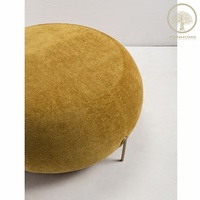 Rembourrage en tissu de haute qualité, repose-pieds courbés et chaise à bille