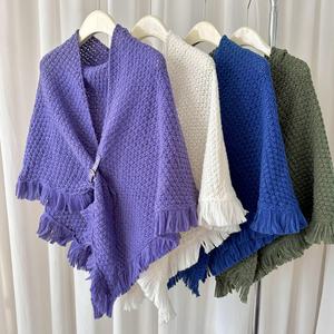 Chal/Manto Jacquard Triangular Grande de Color Liso Estilo Coreano Otoño-Invierno con Borlas y Hebilla de Cuero, Cálido y Decorativo, tipo Bufanda o Chaleco - Product Image 3