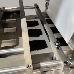 Calentamiento automático del abdomen Calentador de manos transdérmico Alivio del <span class=keywords><strong>dolor</strong></span> Rodilla redonda Parches de prensa de calor Máquina para hacer parches - Product Image 2