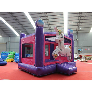 Château gonflable violet arc-en-ciel avec cheval pour location commerciale, idéal pour les fêtes en extérieur - Product Image 4