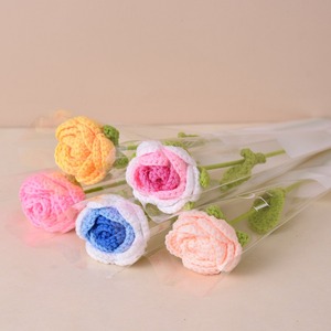 Bouquet Rotondo di Rose Artificiali Fatte a Mano all'Uncinetto in Stile Classico per Regalo di Natale <span class=keywords><strong>e</strong></span> Decorazione per la <span class=keywords><strong>Casa</strong></span> all'Ingrosso - Product Image 4