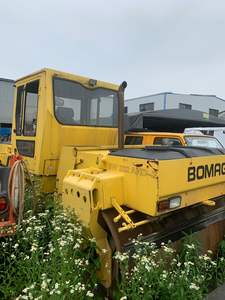 مدحلة طرق اهتزازية ألمانية مستعملة منخفضة السعر طراز <span class=keywords><strong>BOMAG</strong></span> BW202 موديل 2004 بمحرك ديزل هوندا بقوة 74.6 كيلوواط وقوة اهتزاز 28 كيلونيوتن - Product Image 5