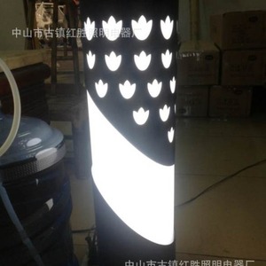 Lampe solaire de jardin à LED à montage mural extérieur 12V résistante à l'eau avec batterie incluse - Product Image 4