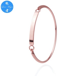 <span class=keywords><strong>Bracciale</strong></span> <span class=keywords><strong>Rigido</strong></span> in Acciaio Inossidabile Inciso con Placcatura in <span class=keywords><strong>Oro</strong></span> <span class=keywords><strong>Rosa</strong></span>, Gioiello di Moda per Donne - Product Image 1