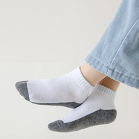 Lot nouveau été enfants chaussettes coton enfants mode noir blanc gris pendant des années adolescent étudiant bébé fille garçon chaussettes