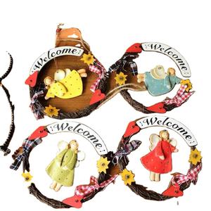 Letrero de Bienvenida con Diseño de Ángel, Corona de Ratán, Corona Navideña, Decoración Navideña para Colgar en la Puerta, Corona de Ratán Pintada a Mano, Estilo Vintage - Product Image 3