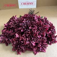 Fleur artificielle Dahlia à tige unique en PU effet toucher réel, couleur bordeaux, pour décoration florale de table de mariage ou de fête.