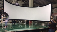 Écran de projection incurvé personnalisé Telon 16:9 pour musée et simulateur de vol, vue à 360 degrés, utilisation portable pour cinéma et théâtre