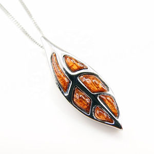 Colgante de Plata de Ley 925 con Incrustaciones de Madera de Koa y Hoja de Maile para Mujer - Product Image 2