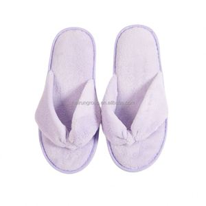 Livraison rapide Hôtel personnalisé Coral Fleece Portable Spa Semelle antidérapante réutilisable Semelle intérieure en velours Bout ouvert Pantoufles en velours pour unisexe - Product Image 1