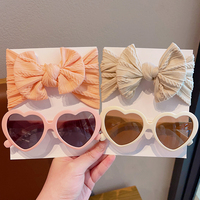 Offre Spéciale nouveau en forme de coeur enfant 2023 lunettes de soleil avec bandeau ensemble enfant lunettes de soleil en Nylon bébé bandeau et arcs bébé cadeau