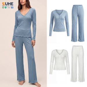 Conjunto de Pijama Térmico de Otoño/Invierno para Mujer, 100% Algodón Orgánico, Elegante, Tejido, con Cordón Ajustable, Top Henley de Manga Larga con Cuello en V y Pantalones Ajustados - Product Image 1