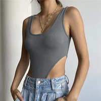 Nouvelle collection été pour femmes, vente en gros personnalisée, combinaison moulante côtelée à col en U, style sexy, avec fente haute et coupe haute, type body