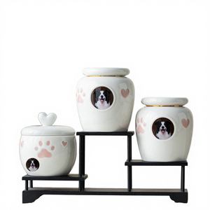 Guci Keramik Foto Kustom Buatan Tangan Ramah Lingkungan untuk Hewan Peliharaan Kecil Anjing Hewan Kesayangan Wadah Kremasi Elegan Kenang-kenangan Peringatan - Product Image 1