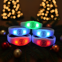 Bracelet LED en silicone, lumière clignotante, bracelet rythmique activé par le son