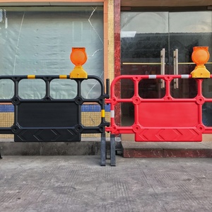 Barrière de circulation routière en plastique HDPE rouge de 1400 mm, réflecteur prismatique haute intensité, protection IP10, chantier routier, sécurité - Product Image 5