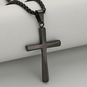 Collier Pendentif Croix Torsadée en Acier Inoxydable pour Hommes et Femmes, Breloque Religieuse Simple et Épurée, Bijou Étanche Anti-ternissement, Idéal Cadeau - Product Image 4