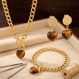 Tendance du moment : Ensemble de bijoux 3 pièces pour femme en acier inoxydable, avec breloque cœur en pierre naturelle et fermoir OT à maillons épais - Product Image 1