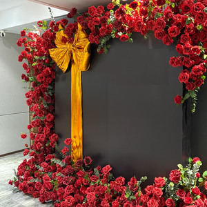 Vente chaude Roses Artificielles Ressemblent Naturel Rouge Réaliste Fleurs Artificielles pour Décorations De Mariage <span class=keywords><strong>Fleur</strong></span> Pièce Maîtresse - Product Image 2