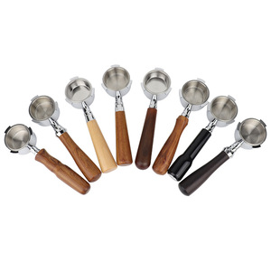 <span class=keywords><strong>Porte</strong></span>-<span class=keywords><strong>filtre</strong></span> sans fond en acier inoxydable compatible <span class=keywords><strong>Delonghi</strong></span> 51 mm avec poignée en bois pour café domestique/professionnel - Product Image 1