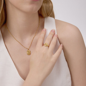 Insect Pattern Gold Plated Necklace And <b>Ring</b> <b>Set</b> For <b>Women</b> Everyday Wear Jewelry Cultural Collectible - Product Image 3
