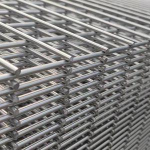 Panneau de treillis soudé en <span class=keywords><strong>acier</strong></span> galvanisé à chaud, à mailles carrées, avec service de pliage et de découpe sur mesure - Product Image 3