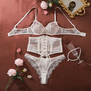 Nuovo Arrivo 2026: Set Tre Pezzi di Lingerie Sexy da Sposa in Pizzo Stile Francese, Trasparente, con Spalline e Push-Up Modellante - Product Image 6