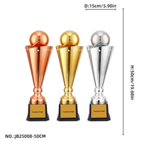 Approvisionnement d'usine Grand trophée en résine avec forme de balle supérieure Logo personnalisé vierge avec base noire Logo privé Sport Trophy Cups