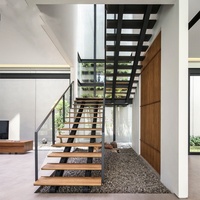 Escalier métallique d'intérieur de luxe moderne préfabriqué, conception d'escalier droit Mono Stringer personnalisé