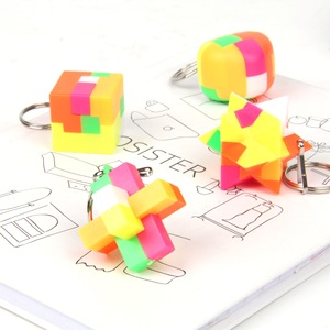 Blocchi di plastica Jigsaw lucchetto luban Puzzle giocattoli di decompressione palla portachiavi giocattoli educativi fidget - Product Image 1