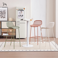 Tabouret de bar moderne en plastique, hauteur comptoir, base en métal, portable pour la maison, l'extérieur, le jardin, la salle à manger, le nouveau design du fabricant d'hôtel
