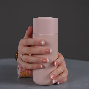 Simulation réaliste de peau artificielle de prothèse de mains de fille de silicone pour la formation d'ongle et les fournitures d'ongle de modèle de bijoux de fétiche - Product Image 3