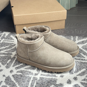 Chaussures <span class=keywords><strong>en</strong></span> gros, série de pantoufles décontractées d'intérieur <span class=keywords><strong>et</strong></span> d'extérieur, pantoufles fantaisie, bottes <span class=keywords><strong>en</strong></span> <span class=keywords><strong>cuir</strong></span> de luxe, bottes <span class=keywords><strong>en</strong></span> laine, bottes de neige - Product Image 5