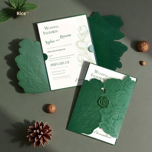 Invito Matrimoniale Vintage di Lusso in Stile Francese con Tulipani in Rilievo, Sigillo in Ceralacca, Carta Perlata di Alta Qualità - Product Image 2