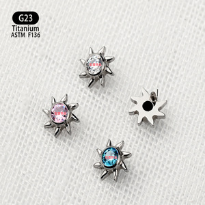 Boucles d'oreilles clous Sun Star en titane F136 6,3 mm avec zircon 5A pour piercing du cartilage de l'oreille - Product Image 4