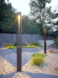 เสาโคมไฟสวนทองเหลืองทันสมัย ไฟ LED แสงวอร์มไวท์ 2700K IP65 AC 220V พร้อมเซ็นเซอร์ตรวจจับความเคลื่อนไหว พลังงานแสงอาทิตย์ ปรับความสว่างได้ สำหรับใช้ภายนอกอาคาร - Product Image 6