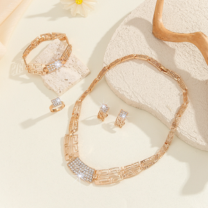 Elegante Juego de Joyería de 4 Piezas con Pedrería Completa para Mujer, Collar, Aretes, Anillo y Brazalete <span class=keywords><strong>Brillantes</strong></span>, Regalo Nupcial, Venta al por Mayor - Product Image 4
