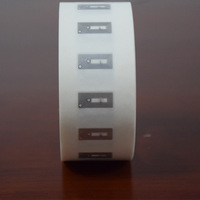 Etiqueta Electrónica RFID para Teléfonos Móviles con Adhesivo 213; Chip NFC de Alta Frecuencia (13.56 MHz) para Control de Acceso