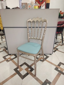Chaises <span class=keywords><strong>de</strong></span> banquet <span class=keywords><strong>de</strong></span> mariage pour hôtel, dossier <span class=keywords><strong>Napoléon</strong></span>, chaises <span class=keywords><strong>de</strong></span> salle à manger en fer électroplaqué, table et chaises <span class=keywords><strong>de</strong></span> restaurant - Product Image 5